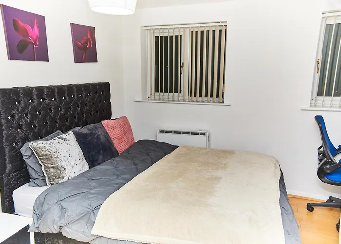 Emerald Apartments A Star Proximity